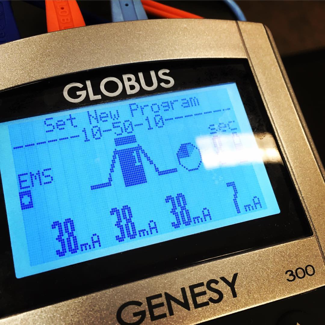 Defibrillator screen showing a set heart rhythm and energy settings.